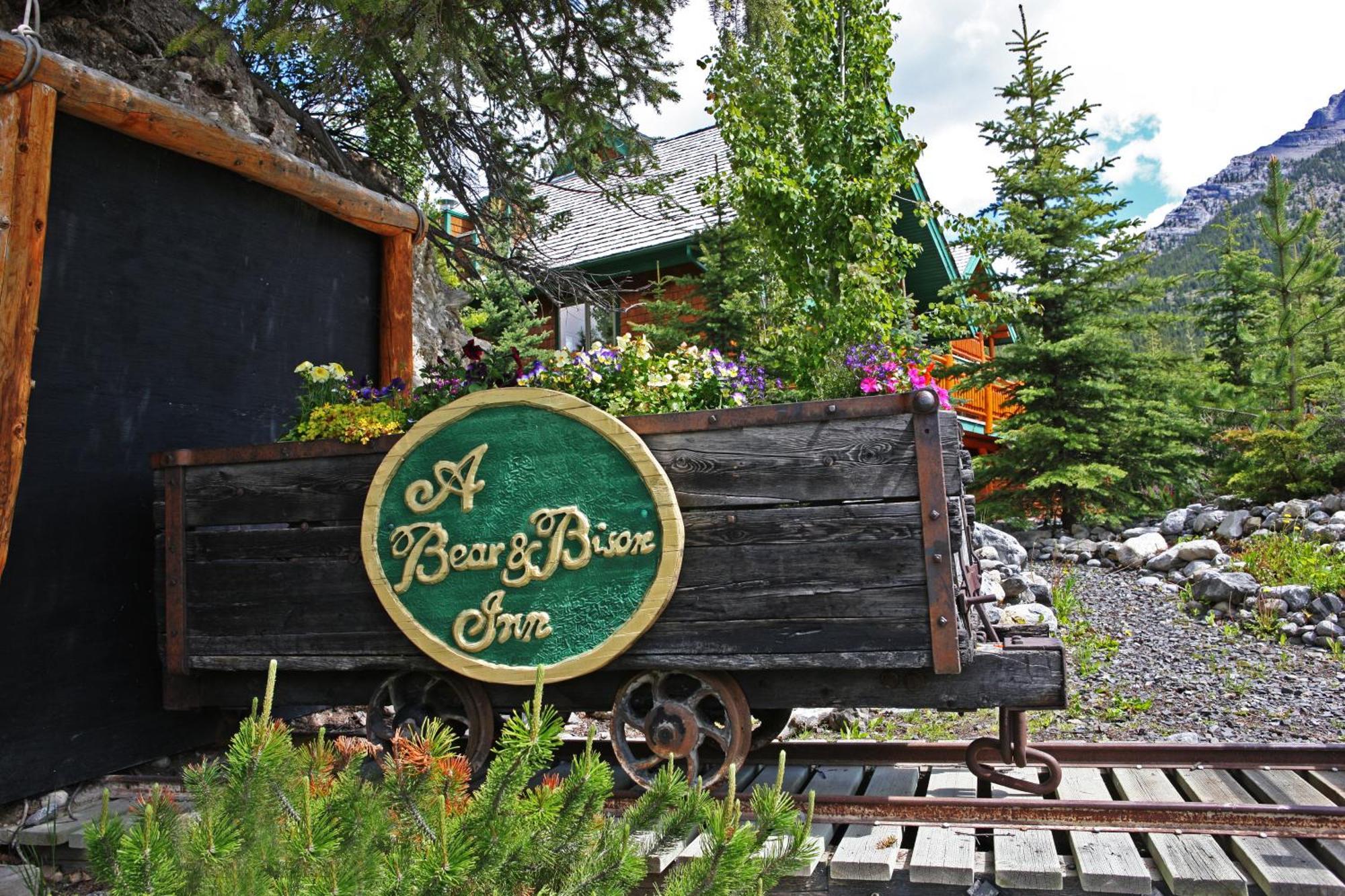 A Bear And Bison Country Inn Кенмор Екстер'єр фото